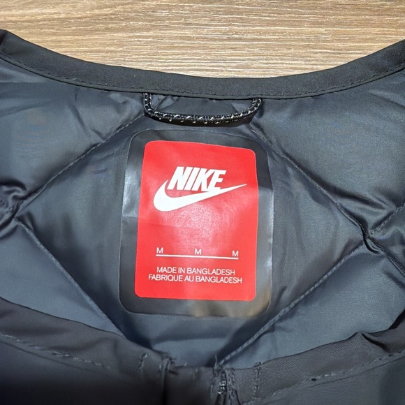 Nike Gilet Men MEDIUM Black Tech Duck Down Insulated Quilt Lined Bodywarmer Vest - Picture 6 of 14